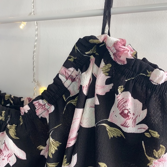 Black floral off-shoulder top - Picture 3 of 3